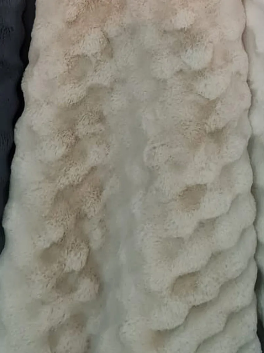 Peluş halı