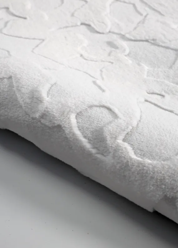 Peluş halı